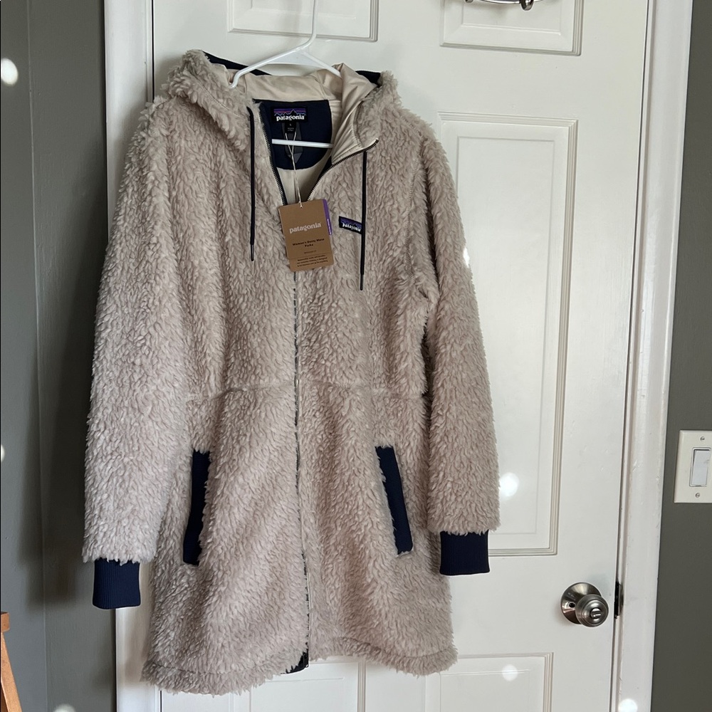 Patagonia Women's Fleece Jacket - Cream and Navy
